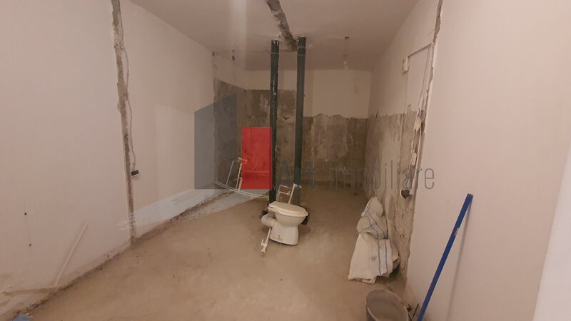 Giurgiu, ap. 4 cam., decomandat, parter,